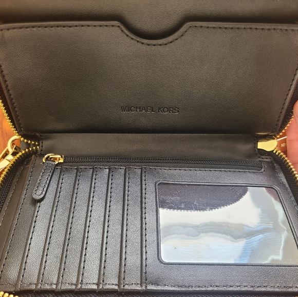 Michael Kors Wallet - Picture 2 of 4